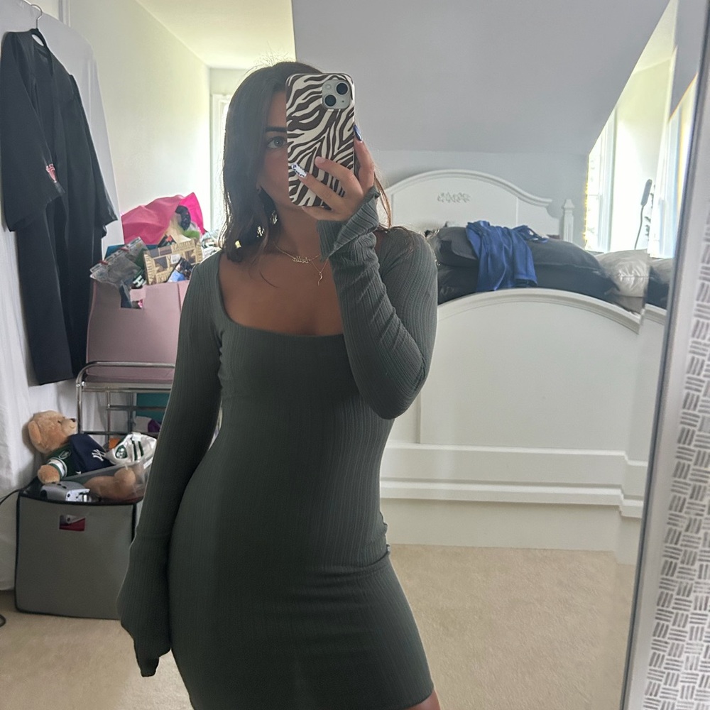 Windsor Long Sleeve Ribbed Bodycon Mini Dress in Sage Green Size XS